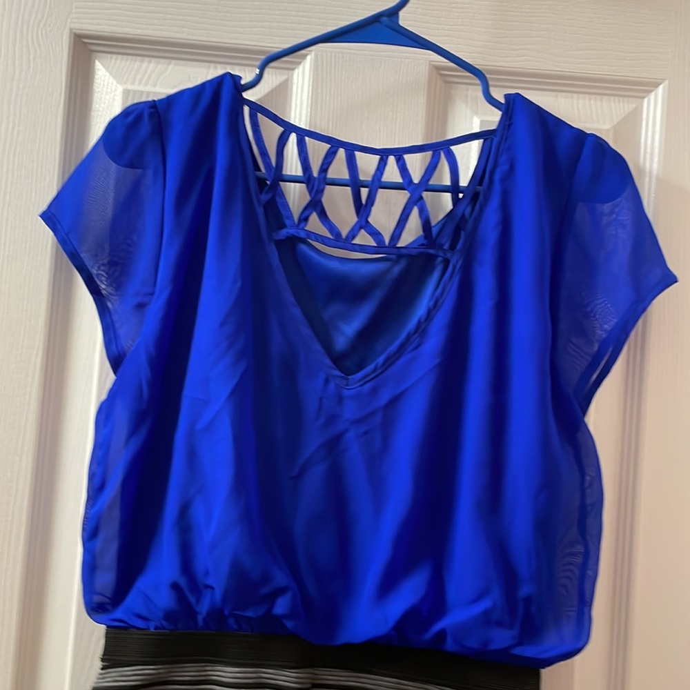 Dress - Picture 4 of 4